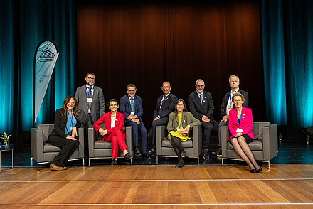 (v.l.n.r.: Gordana Nikolic, Dean, PAR University, Rijeka, Kroatien, Tamás Fülöp, Rector, John v. Neumann Univ, Kecskemet, Ungarn, Martina Klärle, Präsidentin, DHBW, Vicente Atxa, Rector, Mondragon University, Mondragon, Spanien, Stephen Vella, Principal, MCAST, Malta, Corinna Engelhardt-Nowitzki, Rector, FH Joanneaum, Graz, Austria, Patxi Elissalde, General Director, ESTIA, Bidart, France, Mikko Vuoristo, Vice President, Savonia University, Kuopio, Finland, Danuta Zawadzka, Rector, Koszalin University of Technology, Poland)