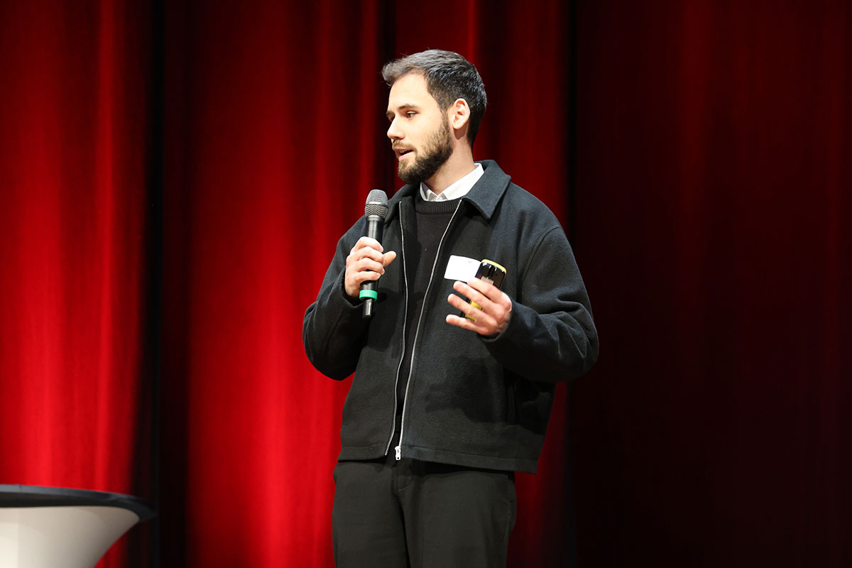 Der Sprecher der Nachhaltigkeits-Initiative Green Office e.V. der DHBW Heilbronn Jakob Pisacic lud die neuen Studierenden ein sich zu engagieren.